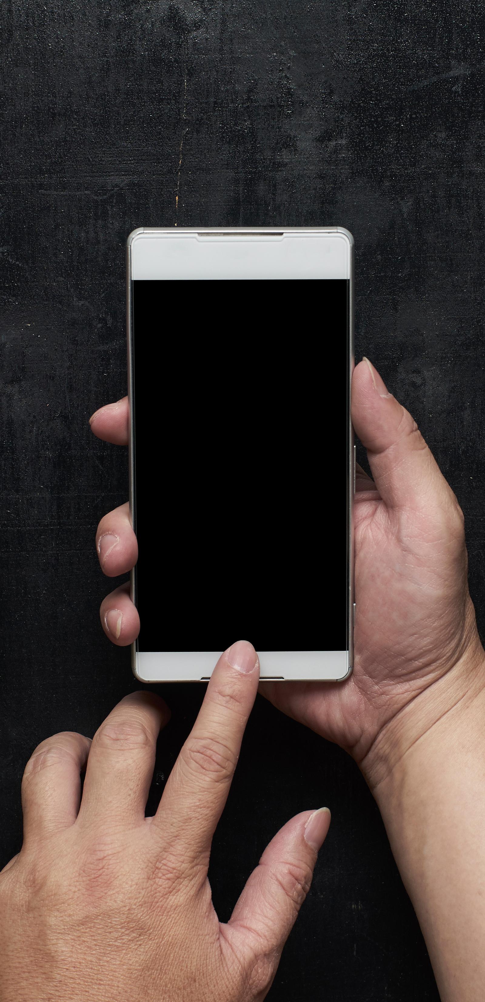 Geneva Residents Master Phone-Free Hours With Proven Science